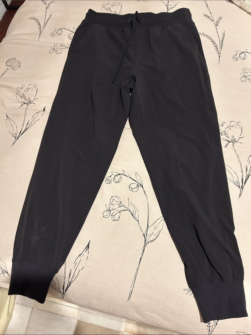 ALO Yoga Black Jogger Sweatpants